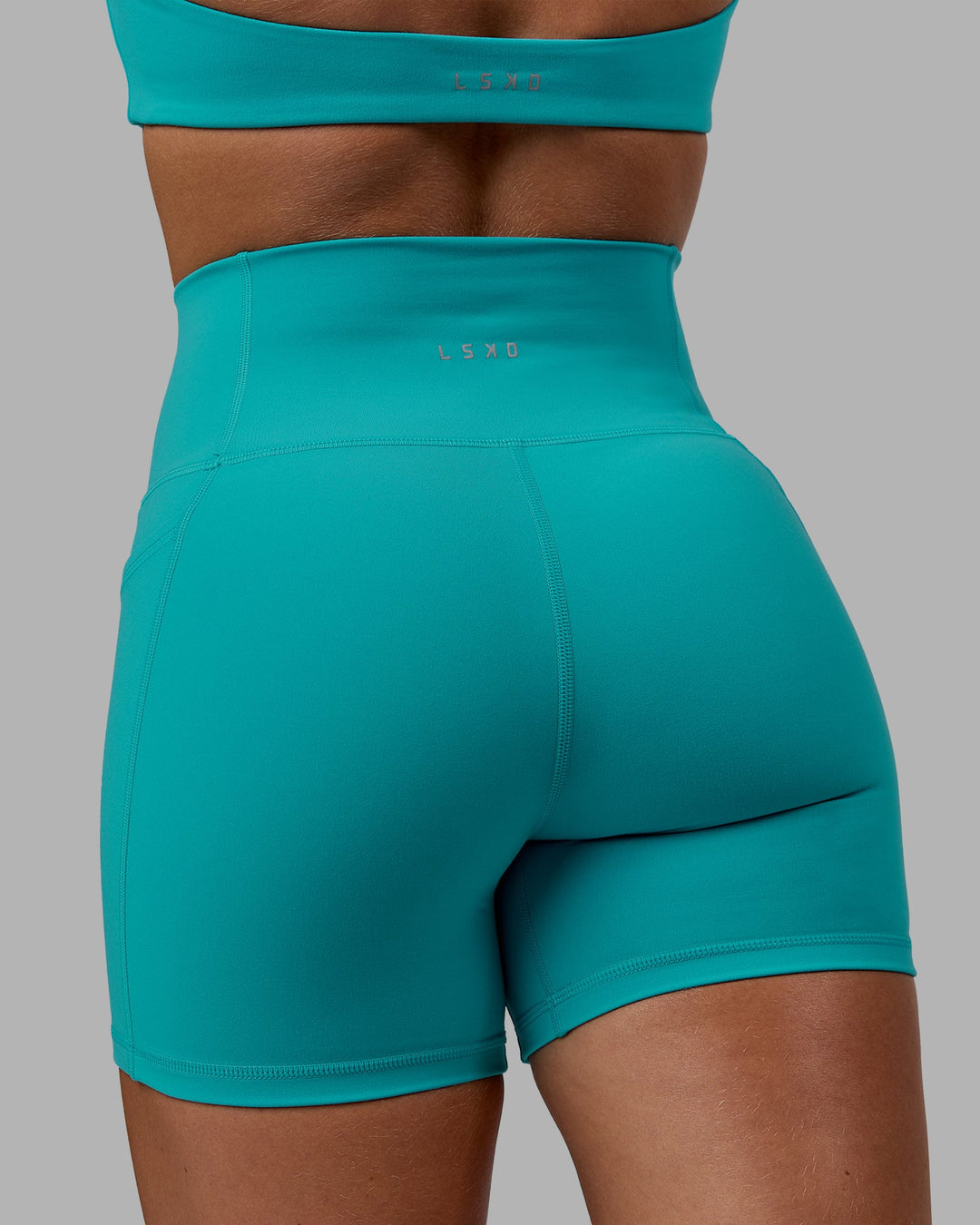 Woman wearing Fusion X-Short Tights - Uplift Blue