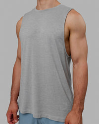 Wan wearing AeroFLX+ Seamless Muscle Tank - Light Grey Marl