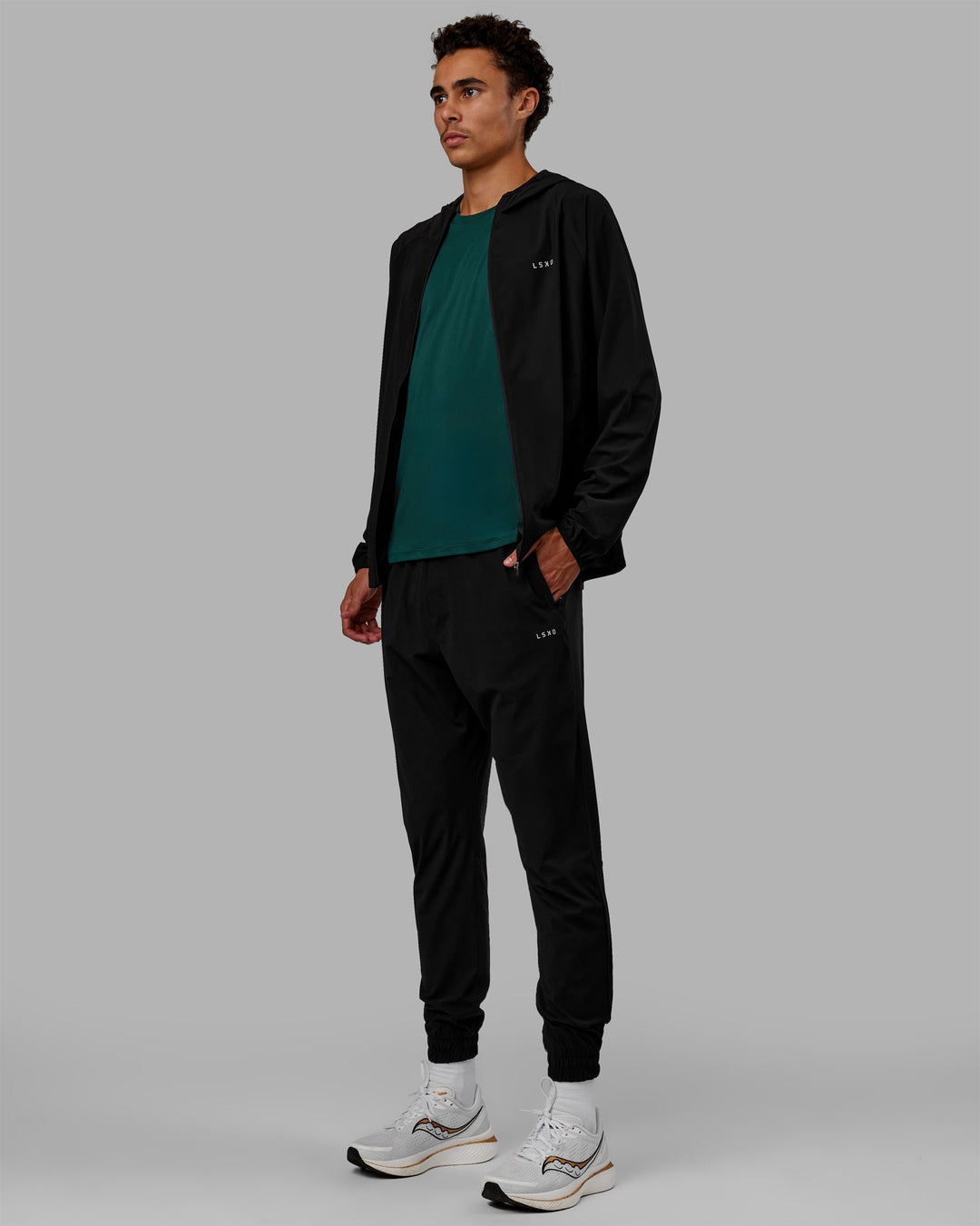 Man wearing Train-Lite FLXMAX Pants - Black