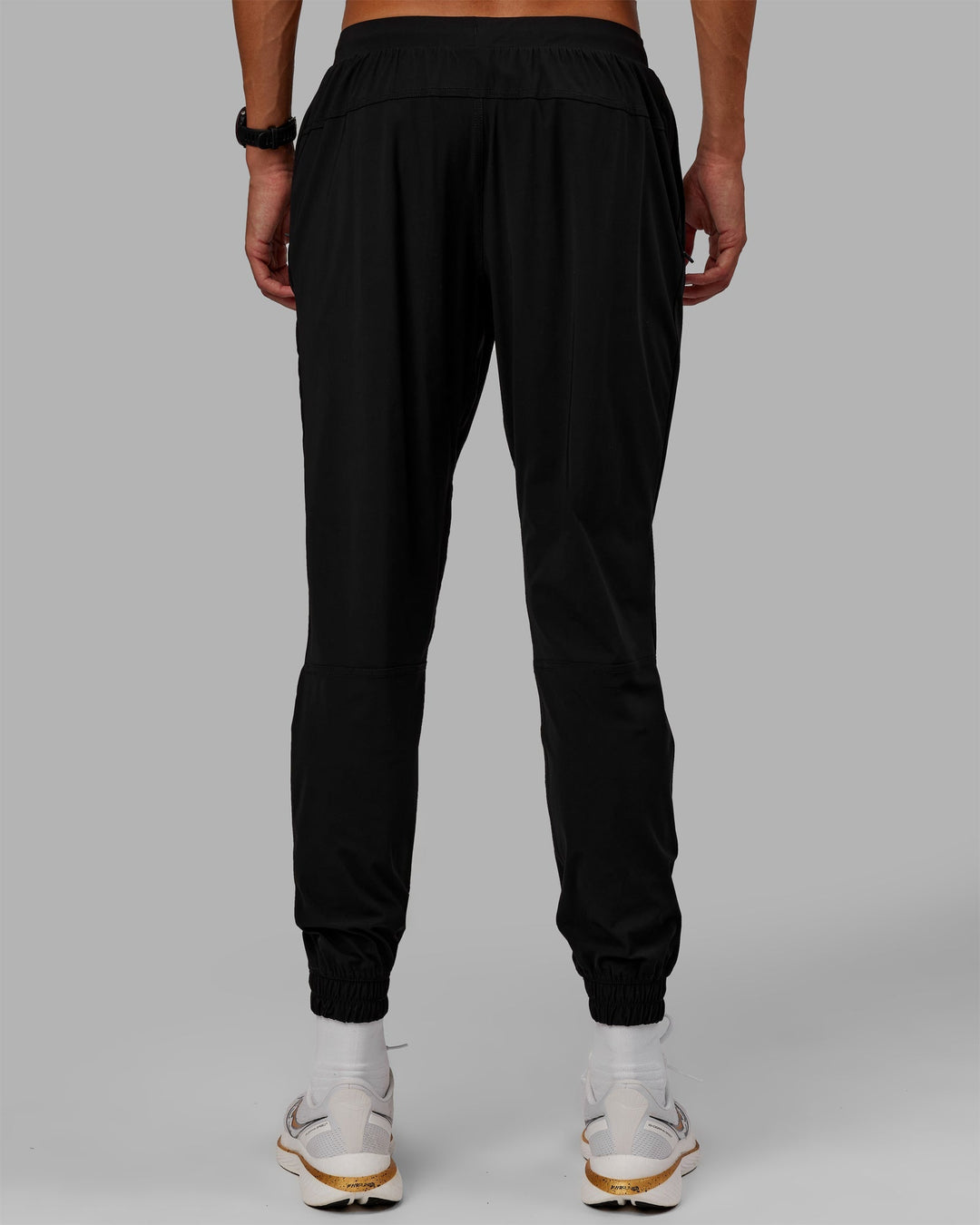 Man wearing Train-Lite FLXMAX Pants - Black