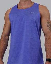 Man wearing Perform VapourFLX Tank - Baja Blue Marl