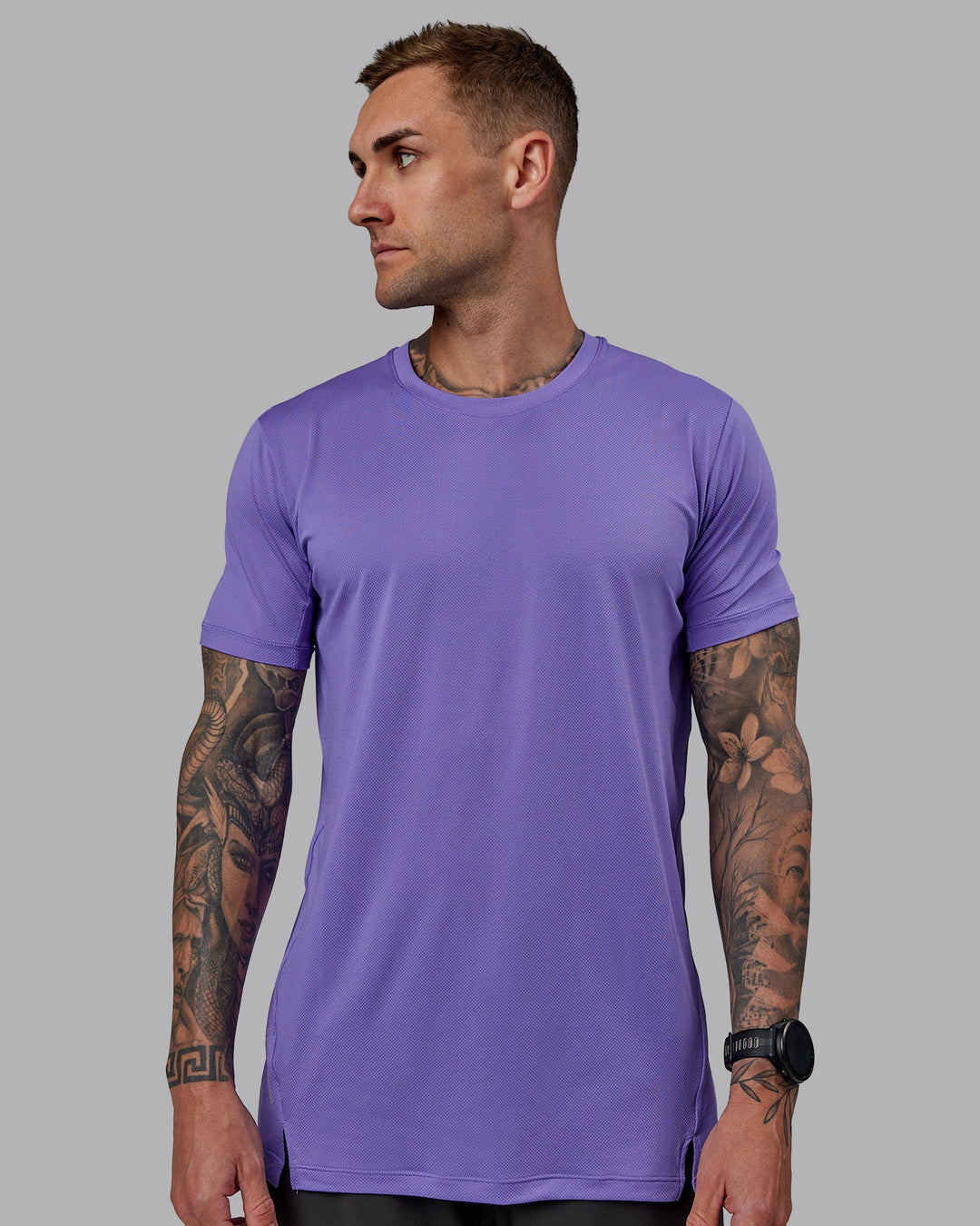 Man wearing Pace Running Tee - Dahlia Purple