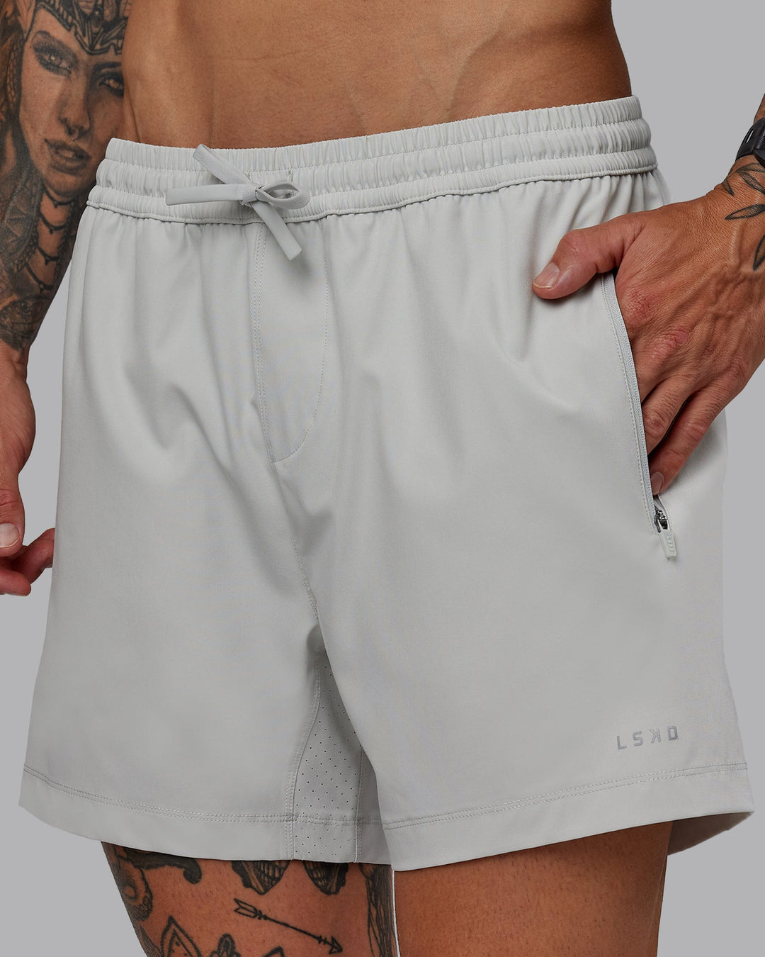 Man wearing Rep 5&quot; Lined Performance Shorts - Digital Mist