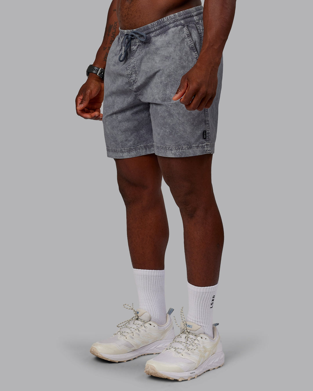 Man wearing Washed Daily 7&quot; Shorts - Circular Grey