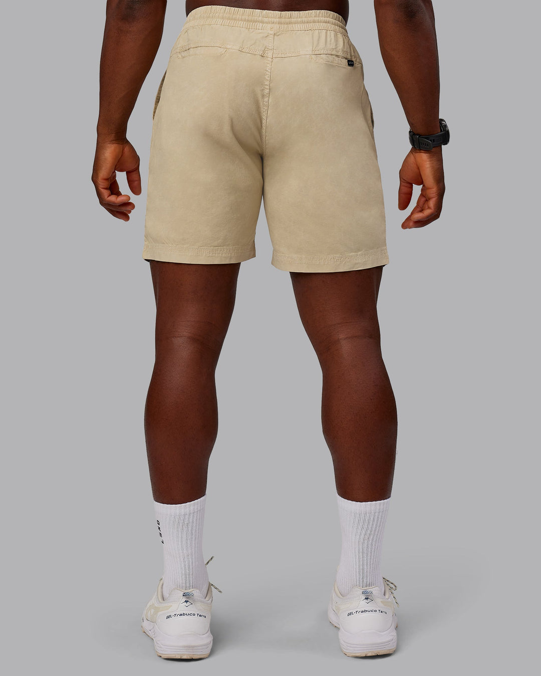 Man wearing Washed Daily 7&quot; Shorts - Pale Khaki