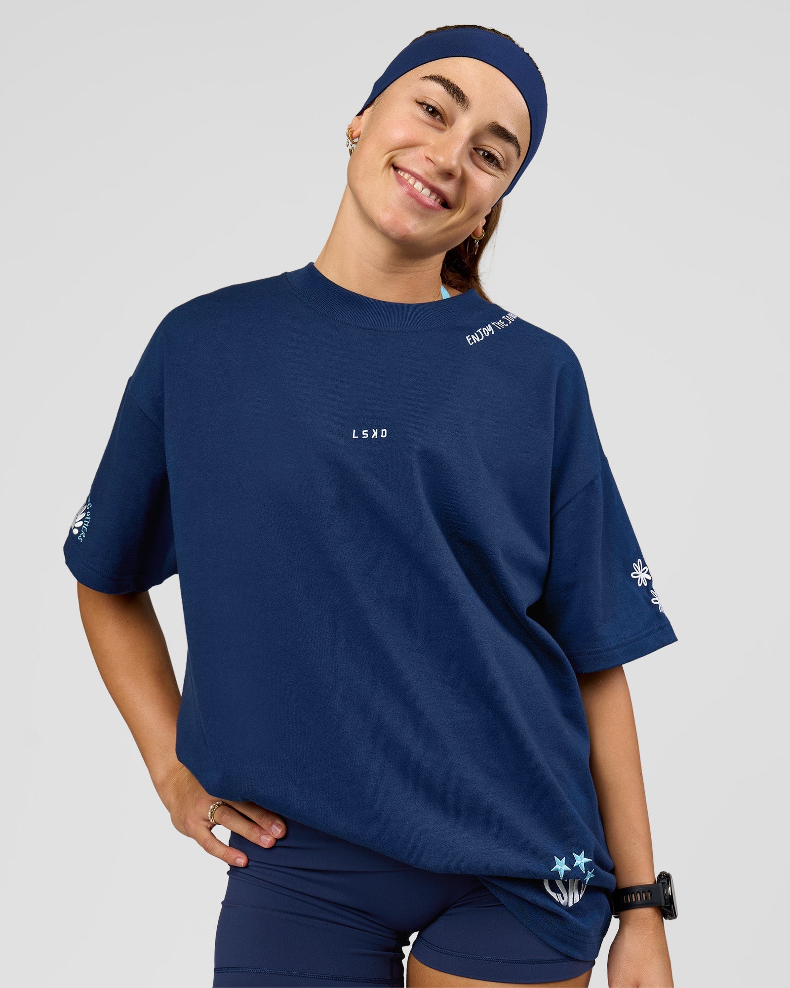 Woman wearing Pace Bonded Headband - Future Navy | Model:Grace 