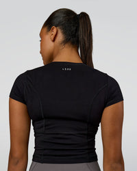 Woman wearing Bend Performance Tee - Black | Model:Rosie | Size:S | Thumbnail Index: 3