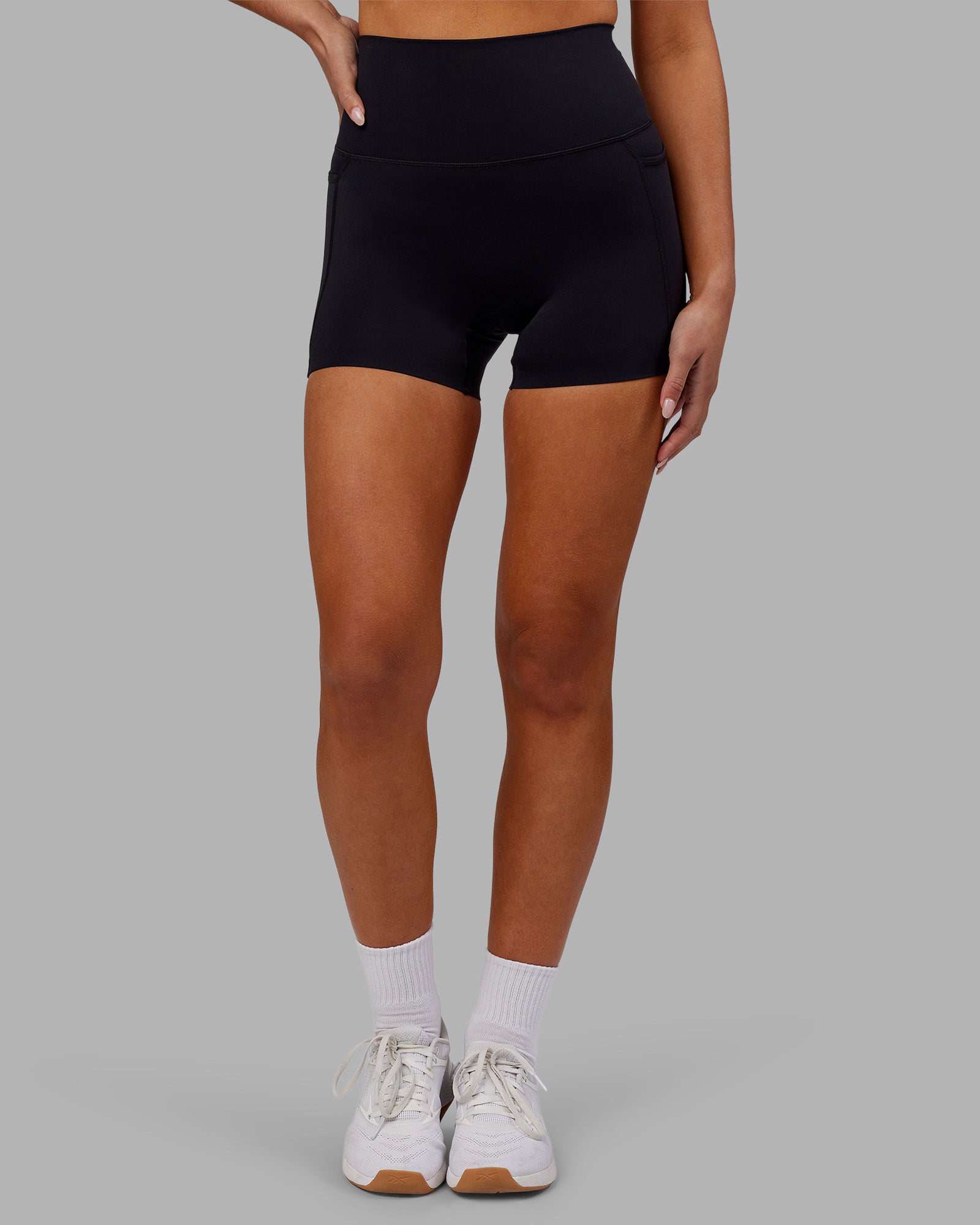 ★ Leey★ LOGO BANDING BIKER SHORTS MINT P0000EES CONFIDENCE BIKER SHORTS – ILUS LABEL