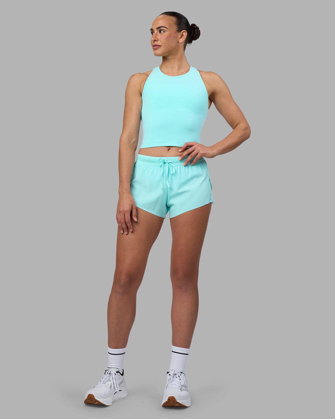 Woman wearing Flow Performance Tank 2.0 - Island Paradise | Model:Sophie | Size:S