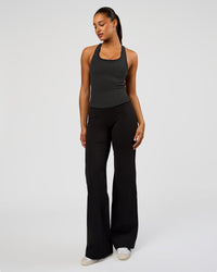 Woman wearing Flow Rib Scoop Neck Tank - Onyx | Model:Rosie | Size:S | Thumbnail Index: 3
