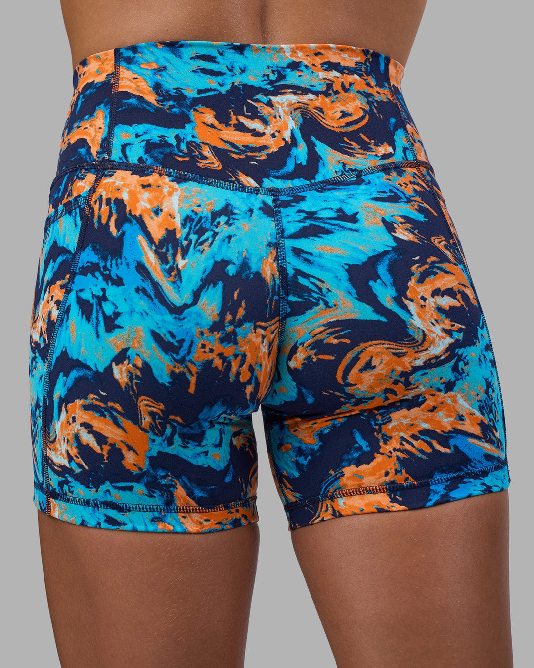 Woman wearing Fusion High-Rise 6&quot; Short Pockets - React Print | Model:Katie | Size:S