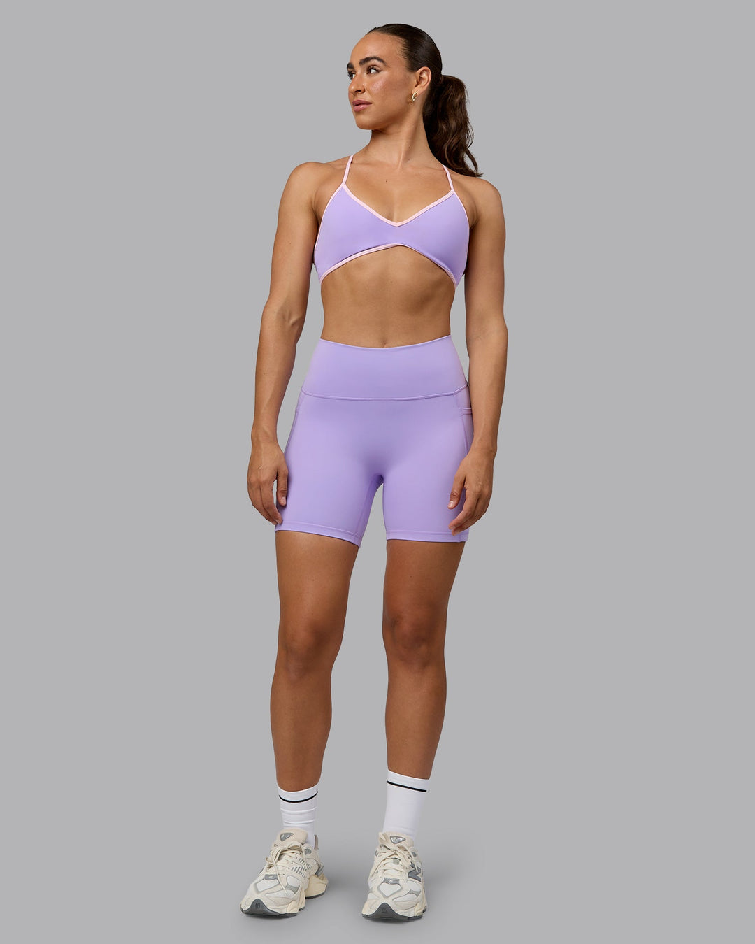 Woman wearing Fusion Mid Short Tights with Pockets - Pale Lilac