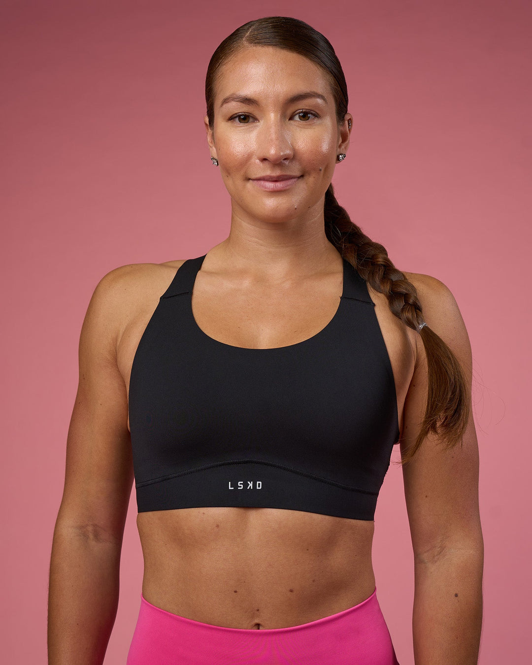 Woman wearing Fusion Sports Bra 2.0 - Black | Model:Hannah | Size:S