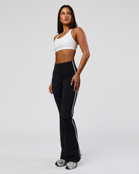 Woman wearing Fusion V-Contour Bind High-Rise Flared Legging - Black-white | Model:Bianca | Size:S | Thumbnail Index: 5