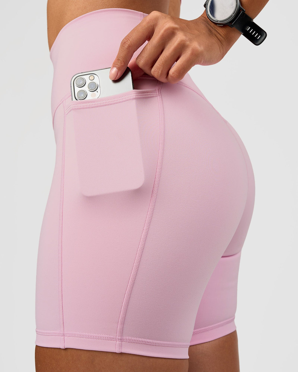 Fusion V-Contour Ultra High-Rise 6" Short Pockets - Marshmallow - view 2