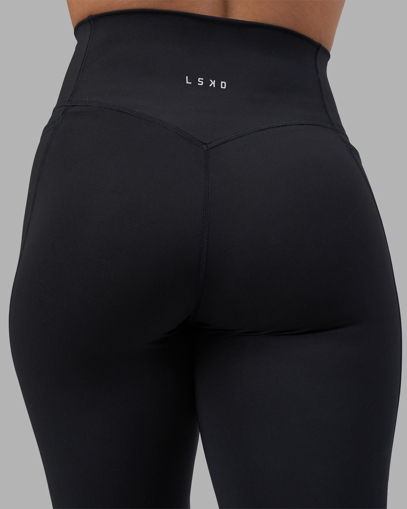 Fusion V-Contour Ultra High-Rise Full Length Legging Pockets