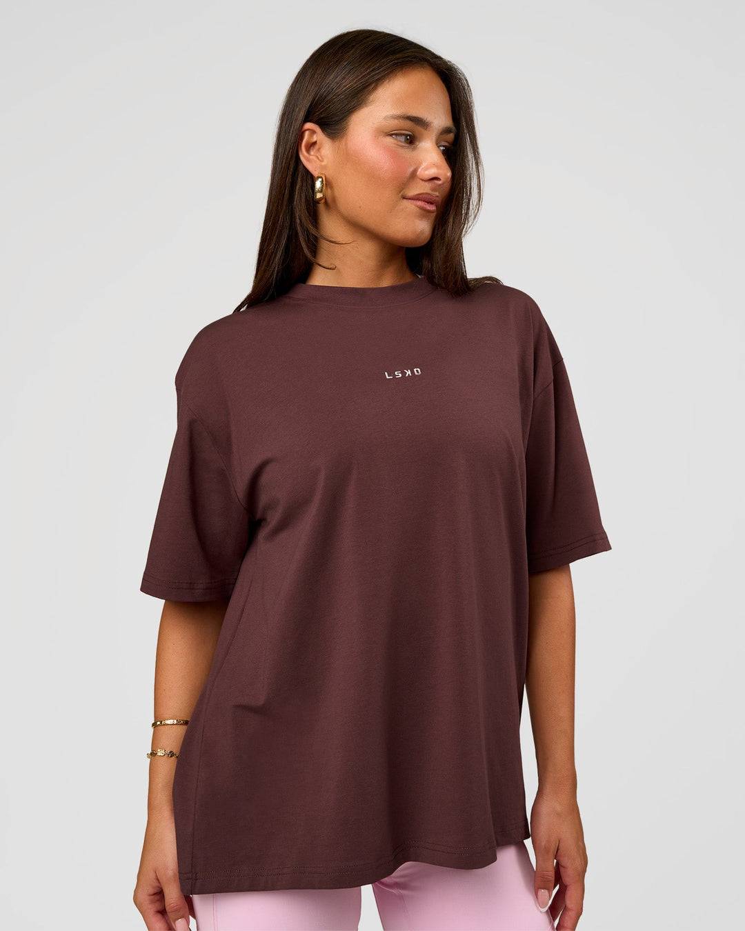 Woman wearing Go-To FLXCotton Oversized Tee - Cocoa Powder-White | Model:Bianca | Size:S - view 1