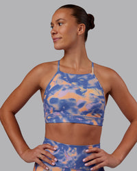 Woman wearing Lift High Neck Sports Bra - Apricot Mist | Model:Charlize | Size:S | Thumbnail Index: 0