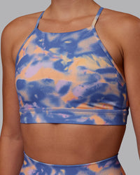 Woman wearing Lift High Neck Sports Bra - Apricot Mist | Model:Charlize | Size:S | Thumbnail Index: 6