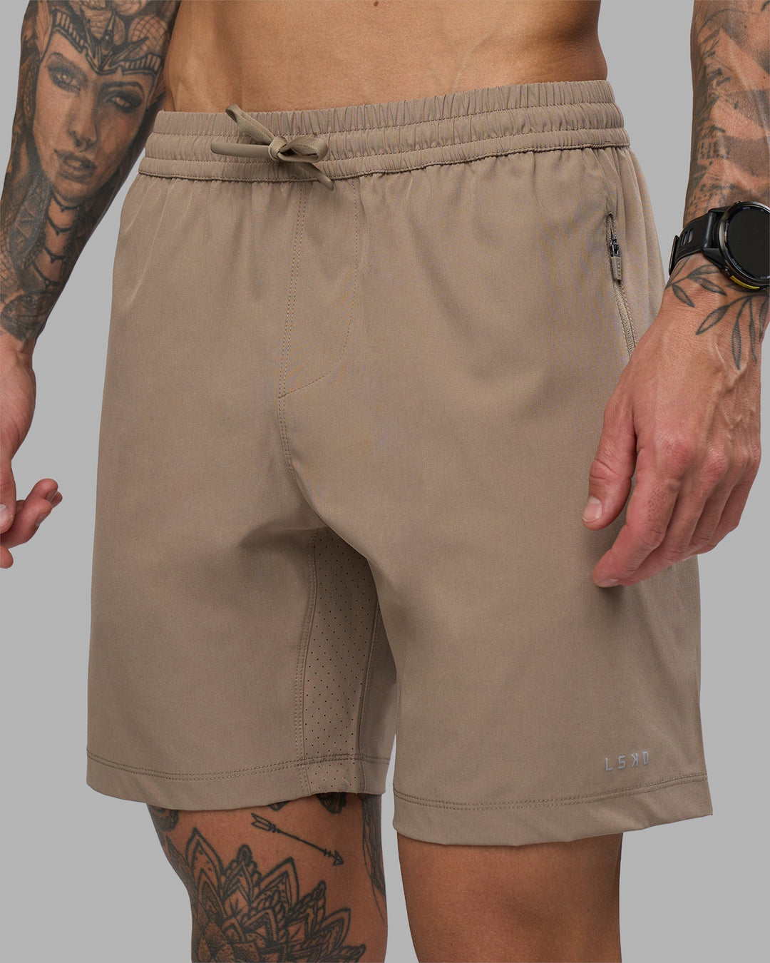 Man wearing Rep 7&