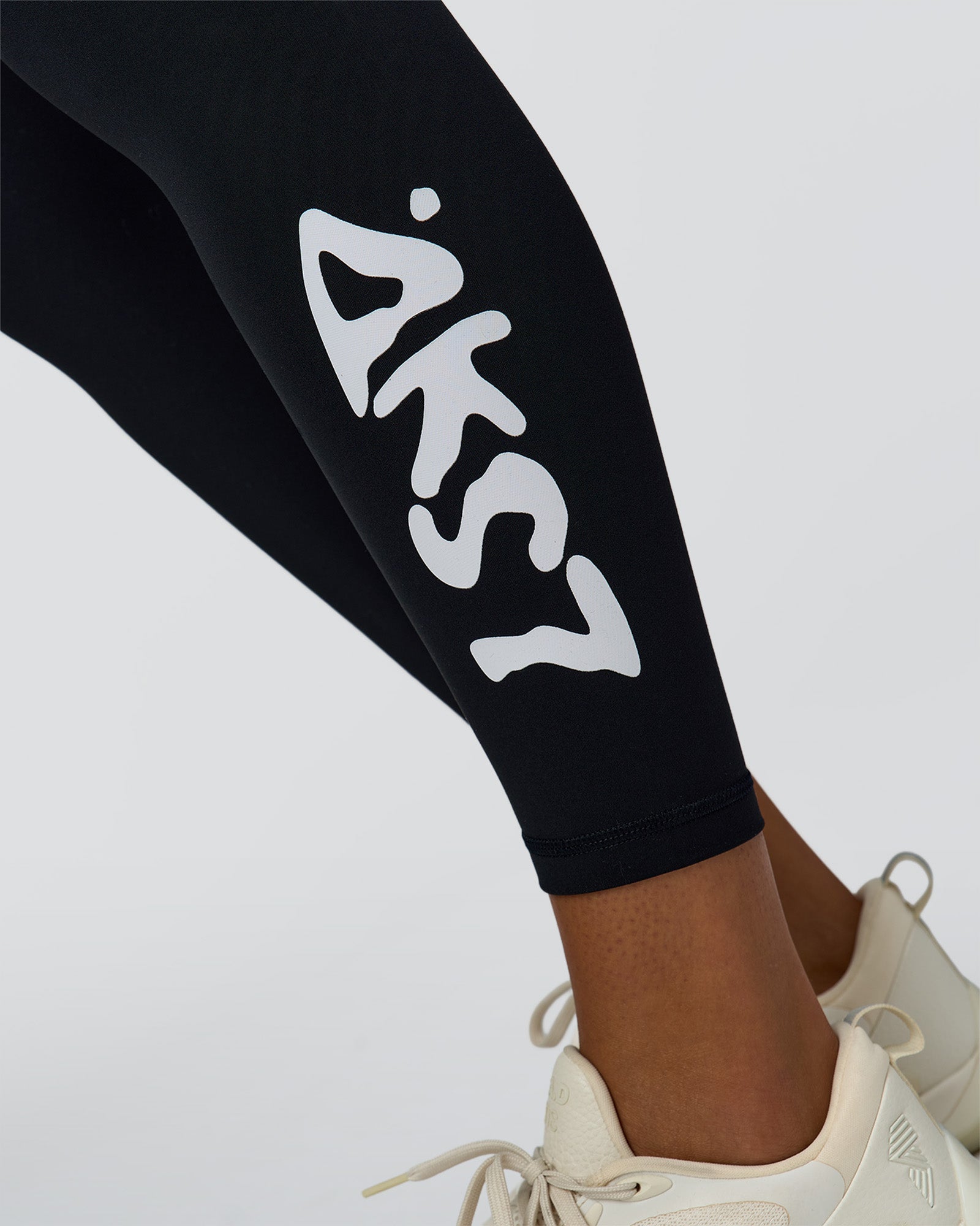 Rep Street Script Ultra High-Rise Full Length Legging Pockets
