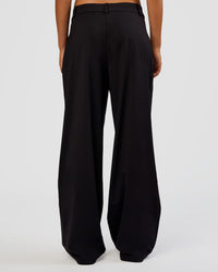 Woman wearing StretchShift Wide Leg Pant - Black | Model:Ruby | Size:S | Thumbnail Index: 3