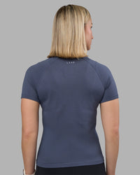 Woman wearing AeroFLX+ Seamless Tee - Night Shadow/Night Shadow | Model:Halle | Size:S