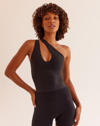 Woman wearing Bend & FLX Plunge Tank - Black | Model:Tomi | Size:XS | Thumbnail Index: 0