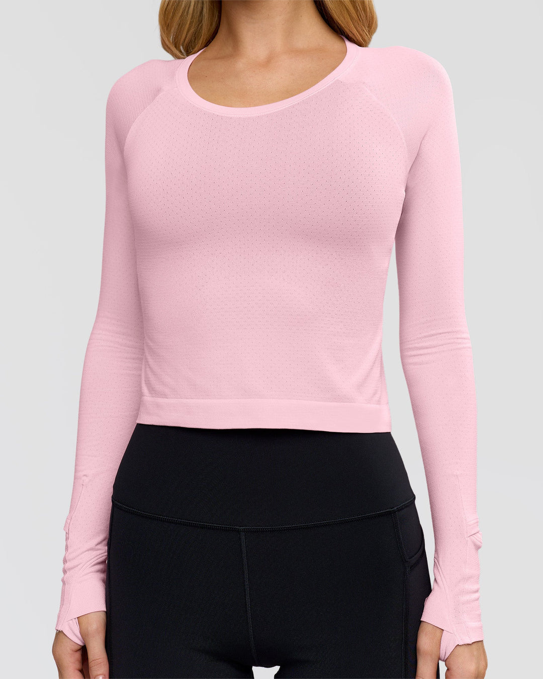 Woman wearing AeroFLX+ Seamless Long Sleeve Skimmer Tee - Marshmallow/Marshmallow | Model:Leilani | Size:XS