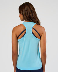 Woman wearing AeroFLX+ Seamless Tank - Baltic Sea/Baltic Sea | Model:Dakota | Size:XS