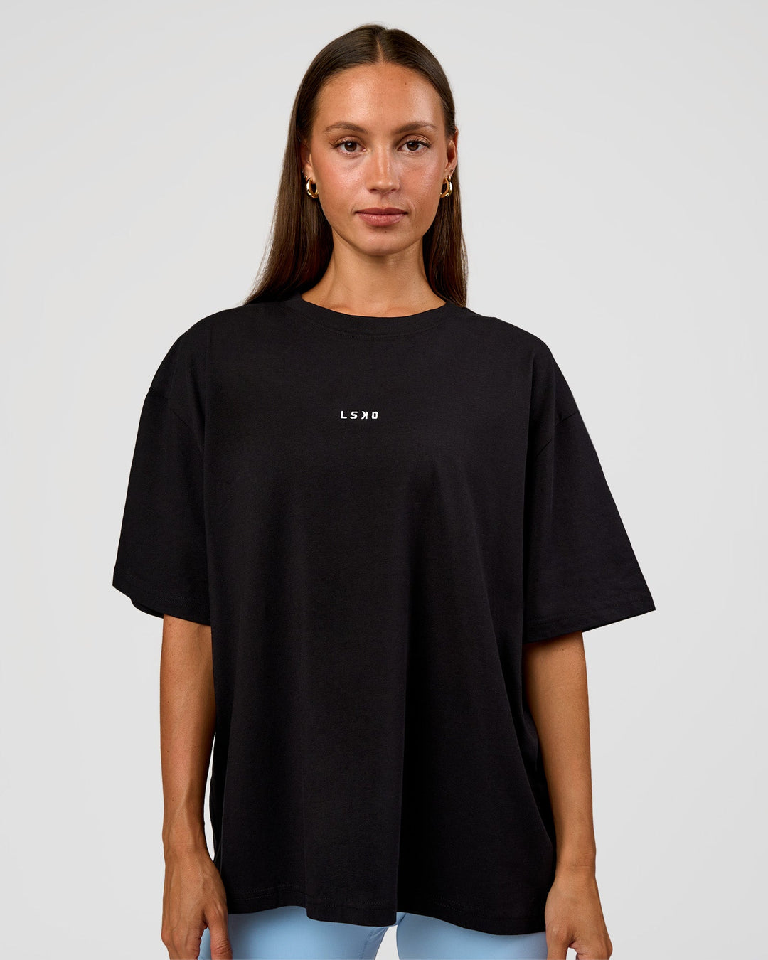Woman wearing Go-To Break Through FLXCotton Oversized Tee - Black-Open Air | Model:Brylee | Size:XS - view 3