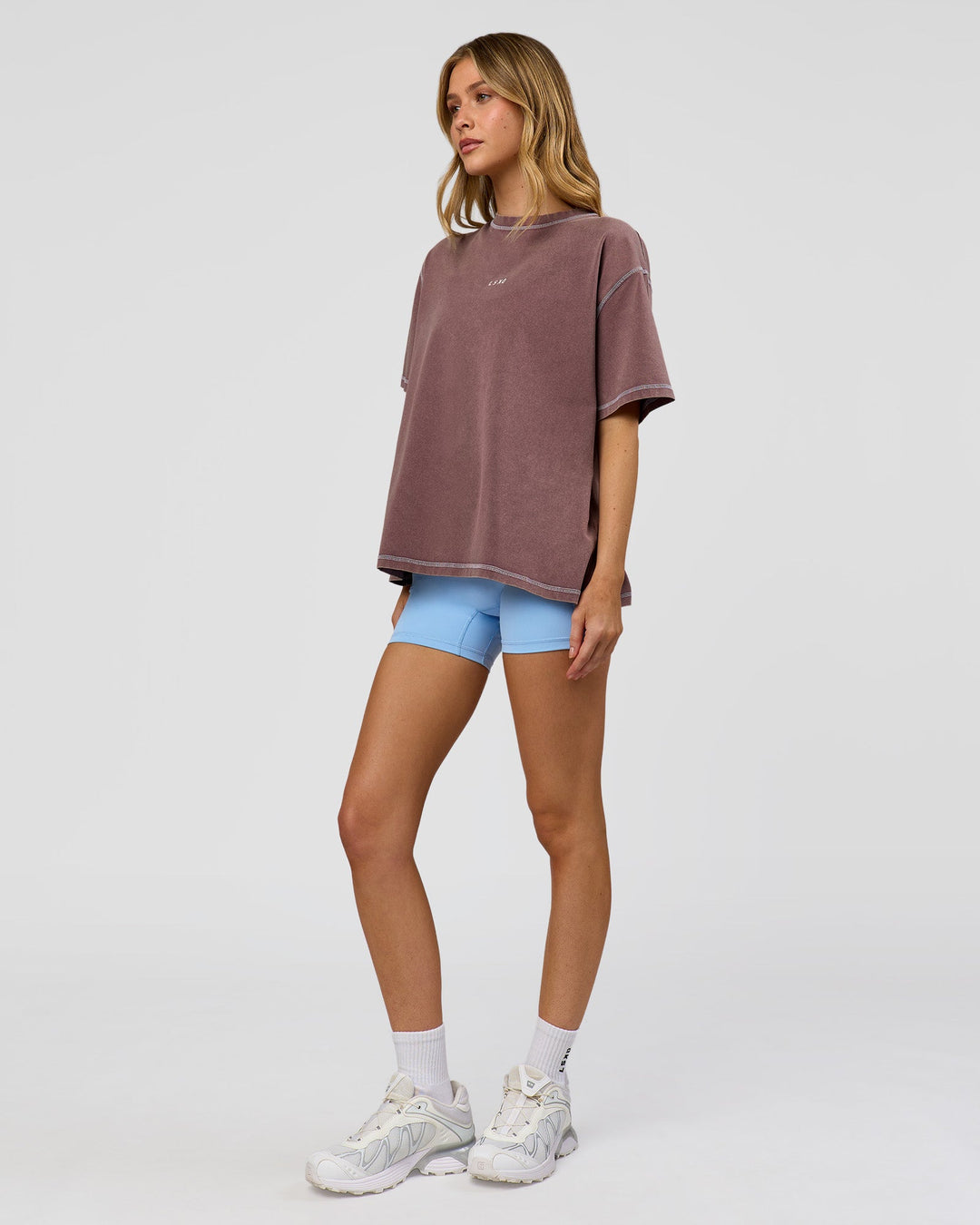 Woman wearing Go-To Contrast Oversized Heavyweight FLXCotton Tee - Cocoa Powder Washed-White | Model:Leilani | Size:XS - view 6