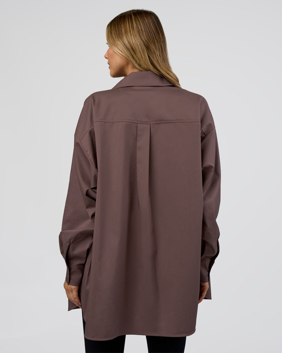 Woman wearing Go-To Oversized Shirt - Cocoa | Model:Leilani | Size:XS - view 11