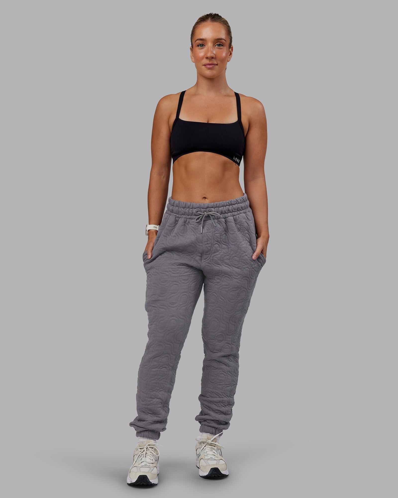 On Track Pants ウィメンズ M Women's Track Pants | Black | On United States