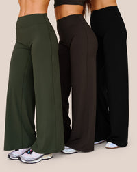 Campaign image of Elixir High-Rise Pant - Ground Coffee | Thumbnail Index: 1