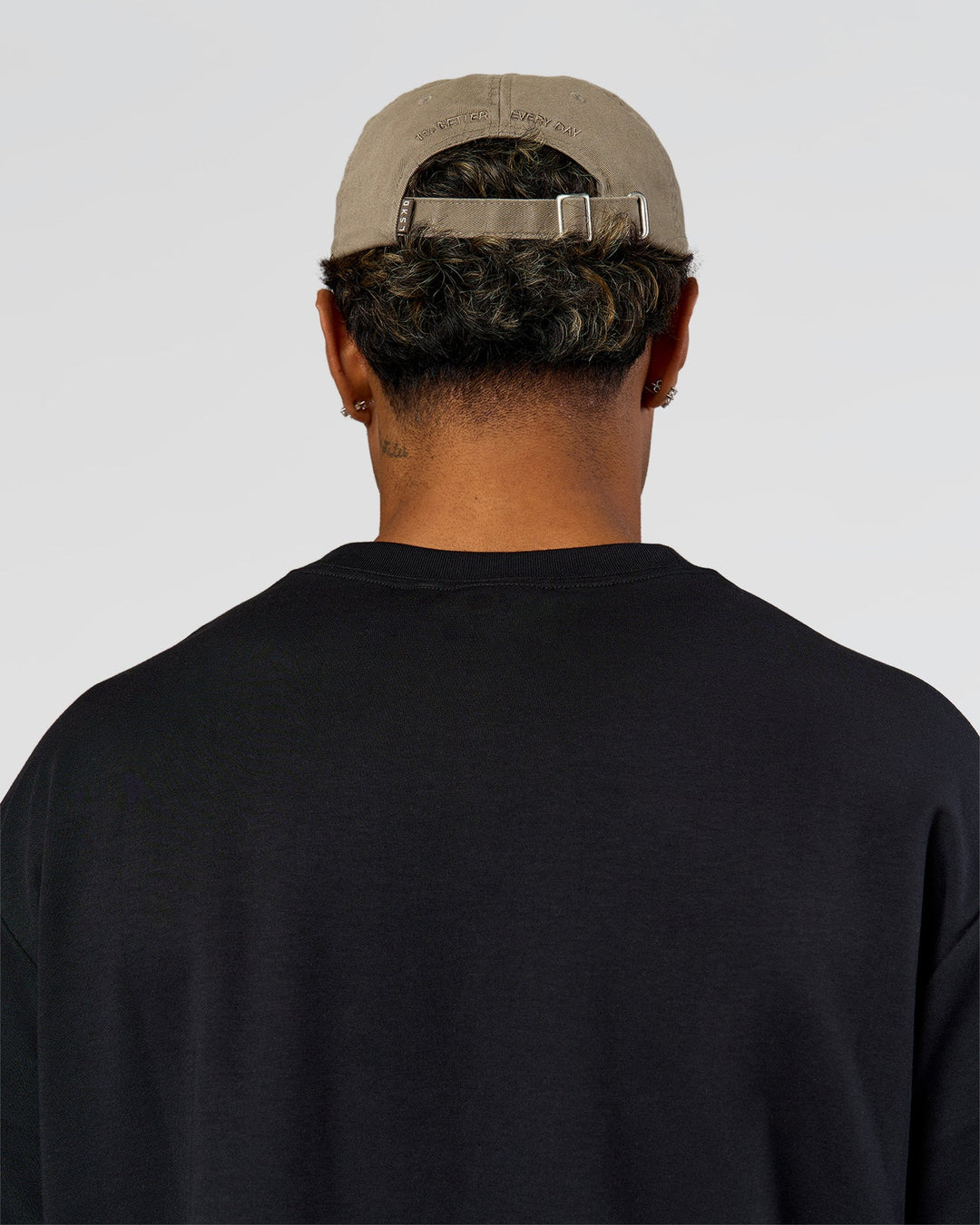 Man wearing Daily Cap - Taupe Ash | Model:Cap | Size:DAILY - view 7