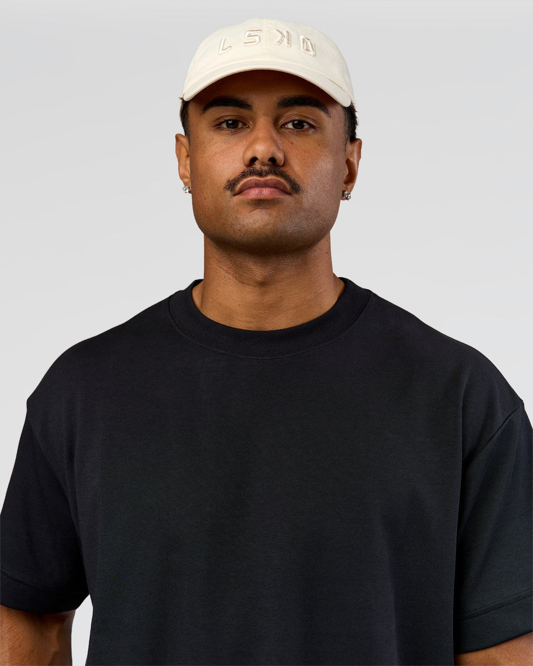Man wearing Daily Cap - Vaporous Gray | Model:Cap | Size:DAILY - view 7