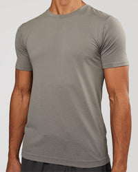 Man wearing AeroFLX+ Seamless Set In Tee - Storm Front/Storm Front | Model:Albert | Size:M | Thumbnail Index: 1