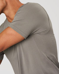 Man wearing AeroFLX+ Seamless Set In Tee - Storm Front/Storm Front | Model:Albert | Size:M | Thumbnail Index: 6