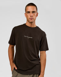 Man wearing VS1 Enjoy The Journey FLXCotton Oversize Tee - Ground Coffee | Model:Albert | Size:M | Thumbnail Index: 1