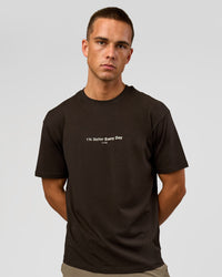 Man wearing VS6 1% Better FLXCotton Oversize Tee - Ground Coffee | Model:Albert | Size:M | Thumbnail Index: 1