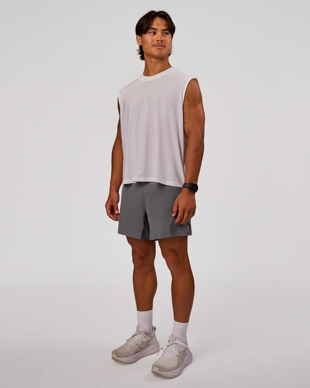 Man wearing Flow-Mode Lined 5" Short - Dark Storm | Model:George | Size:M - view 6