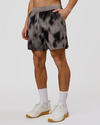 Man wearing Functional Training 7" Short - Bitmap Blur Storm Front | Model:Leandro | Size:M | Thumbnail Index: 3