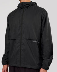 Man wearing Pace+ Lightweight Running Jacket - Black | Model:Leandro | Size:M | Thumbnail Index: 3