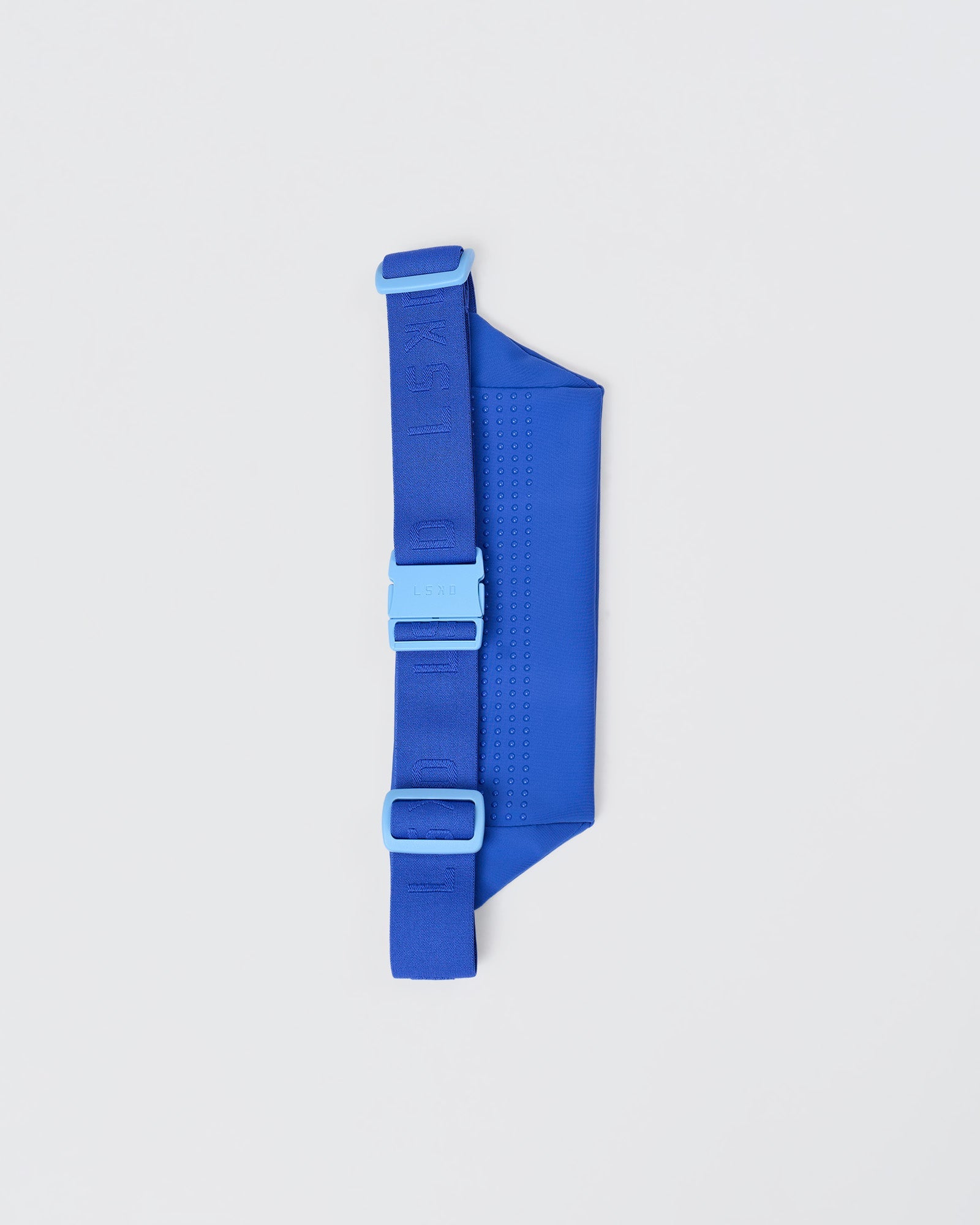 Studio image of Accelerate Run Belt - Power Cobalt-Open Air