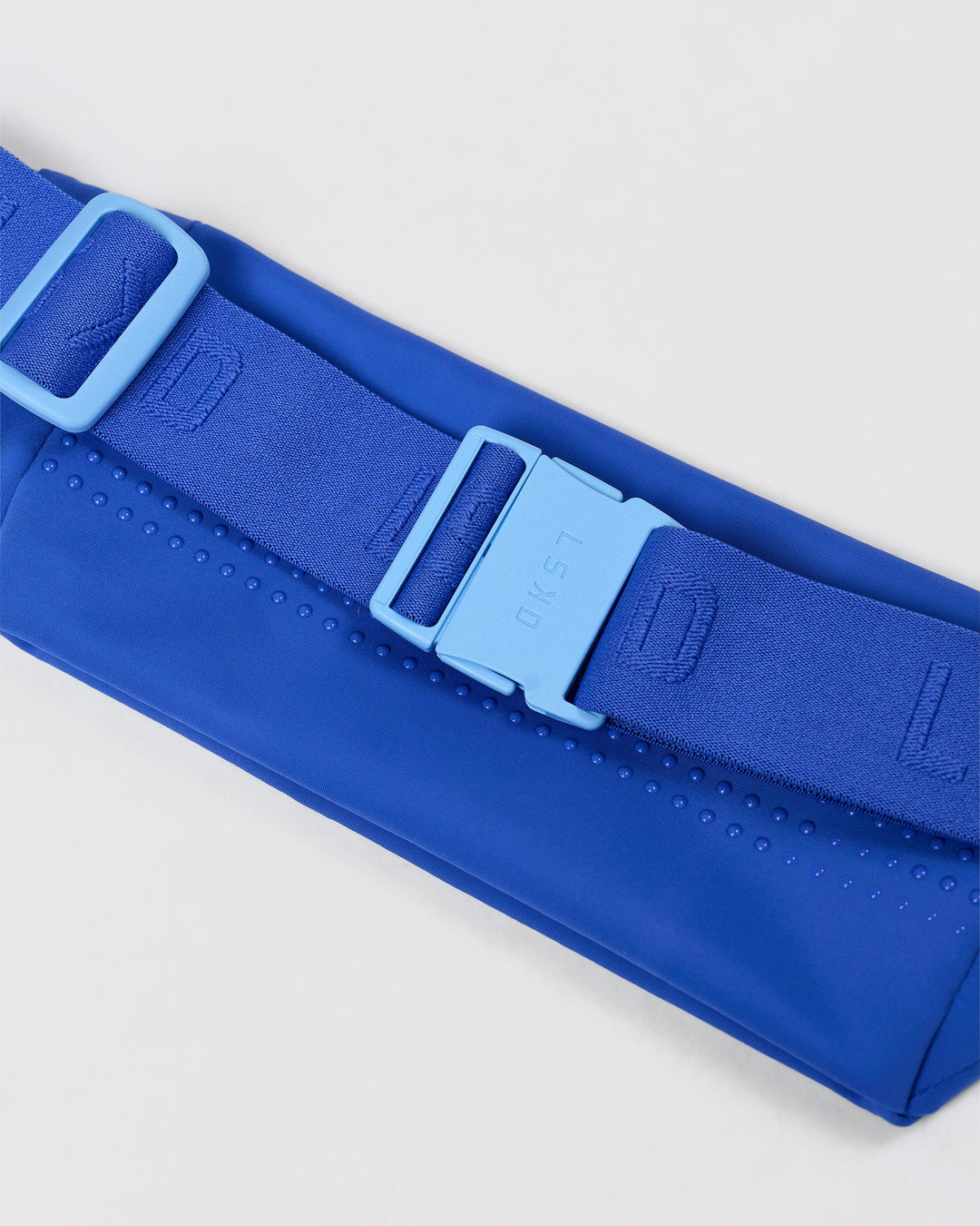 Studio image of Accelerate Run Belt - Power Cobalt-Open Air - view 4