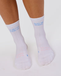 Studio image of Flow Performance Quarter Socks - White-Open Air | Thumbnail Index: 4