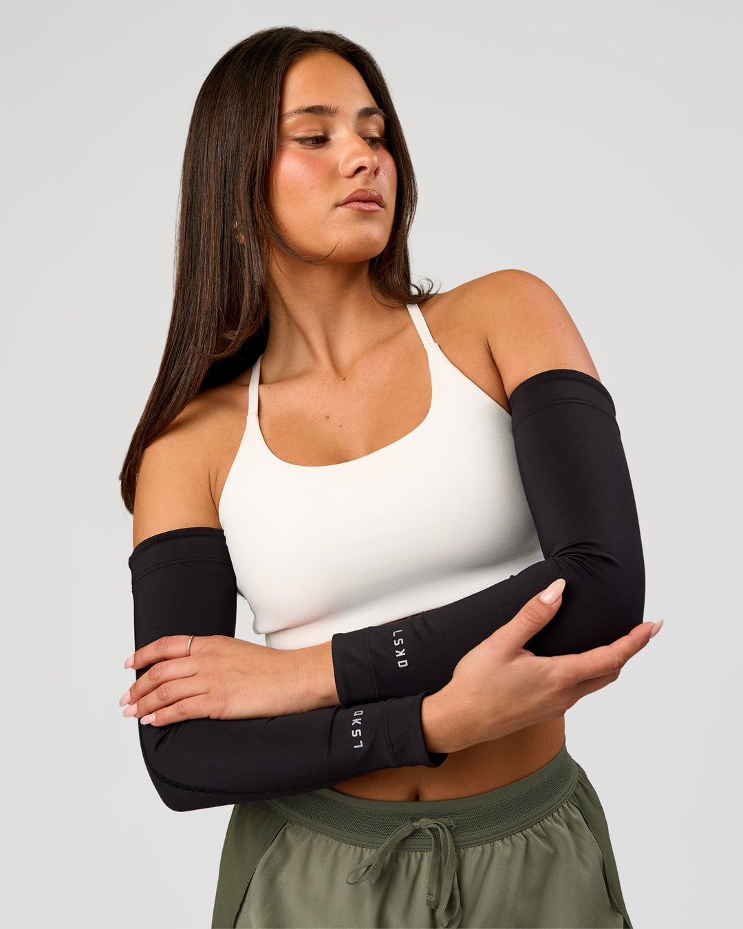 Studio image of Pace Run Sleeves - Black - view 4