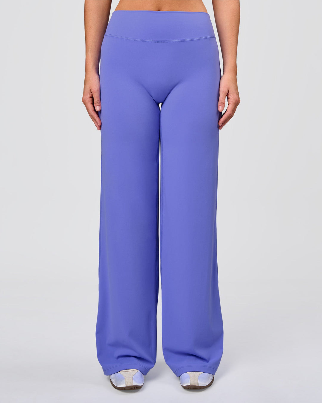 Woman wearing Elixir High-Rise Pant - Bluebell | Model:Amity | Size:S - view 3
