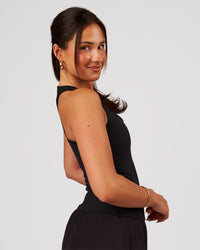 Woman wearing Flow Rep Scoop Neck Tank - Black | Model:Bianca | Size:S | Thumbnail Index: 4